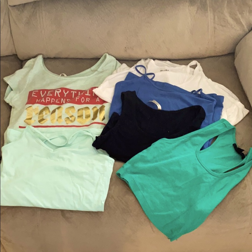 6 tops varying lengths(all M,except the black top)
